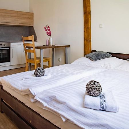 Apartmany Kurojedy Bor Exteriör bild