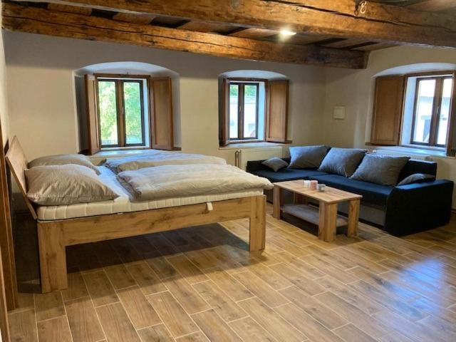 Apartmany Kurojedy Bor Exteriör bild